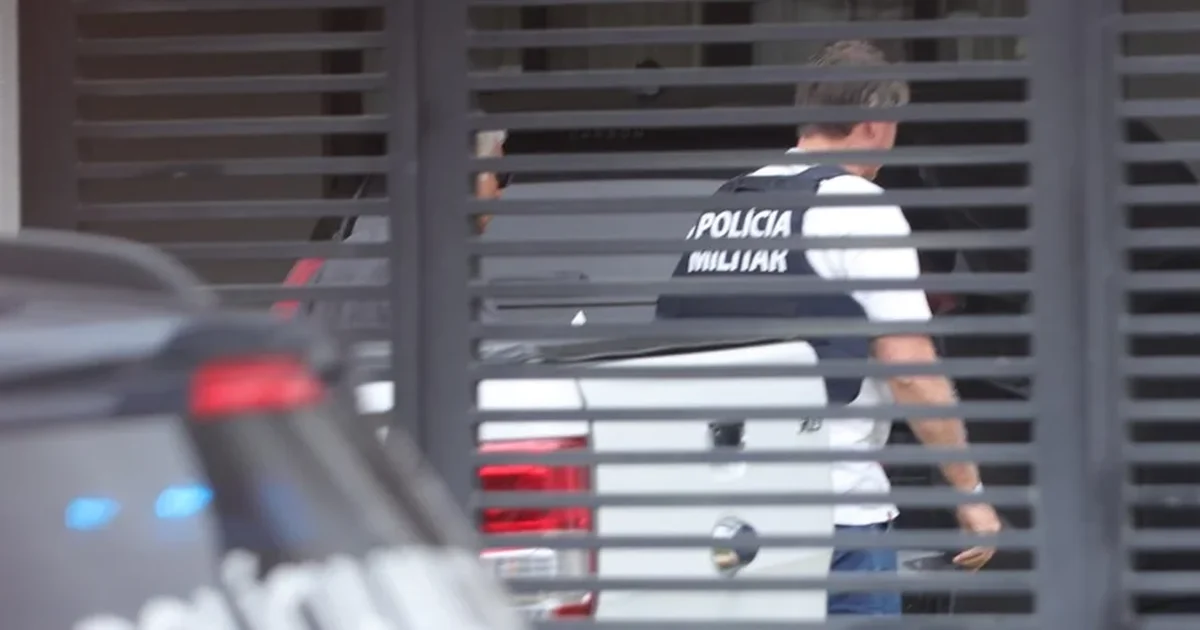 Bolsonaro pede a Moraes autorização para visita de encanador