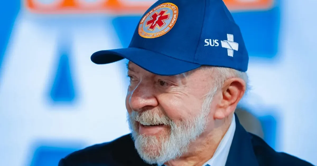 Lula assina medida que torna exame obrigatório para exercício da medicina