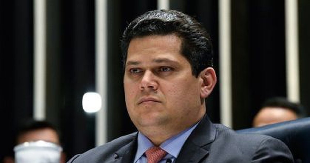 Alcolumbre prevê reunião para definir tramitação da PEC da escala 6×1 no Senado
