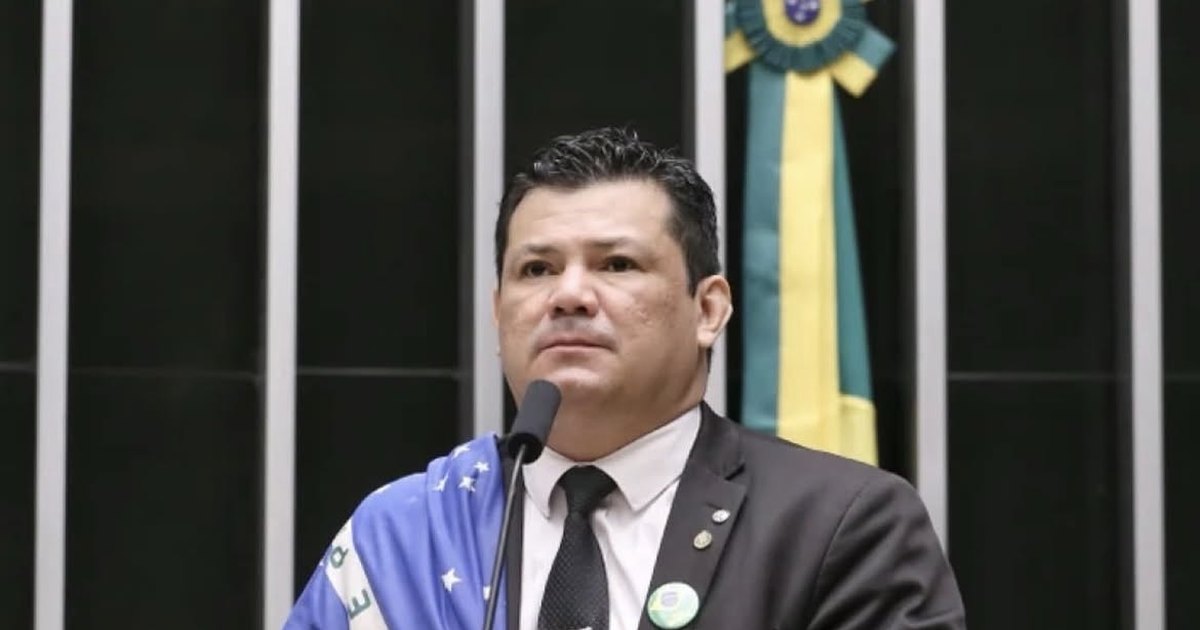 Deputado do PL manda R$ 490 mil ONGs de parentes de seus assessores