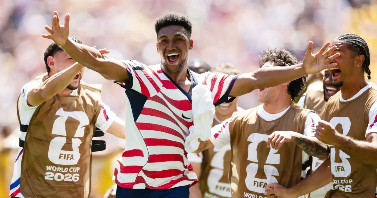 Estados Unidos vencem Austrália, mantêm 100% de aproveitamento e avançam ao mata-mata da Copa