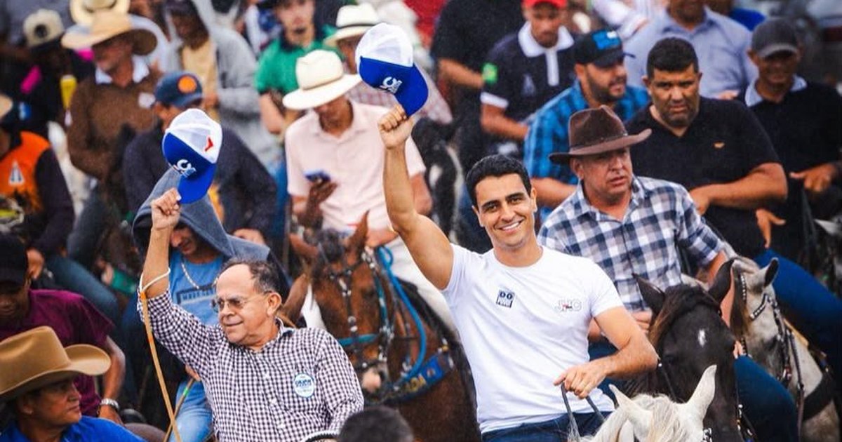 Gilvan Barros celebra o Casamento do Matuto em Girau do Ponciano e estreita ainda mais os laços com seus conterrâneos ao lado de JHC