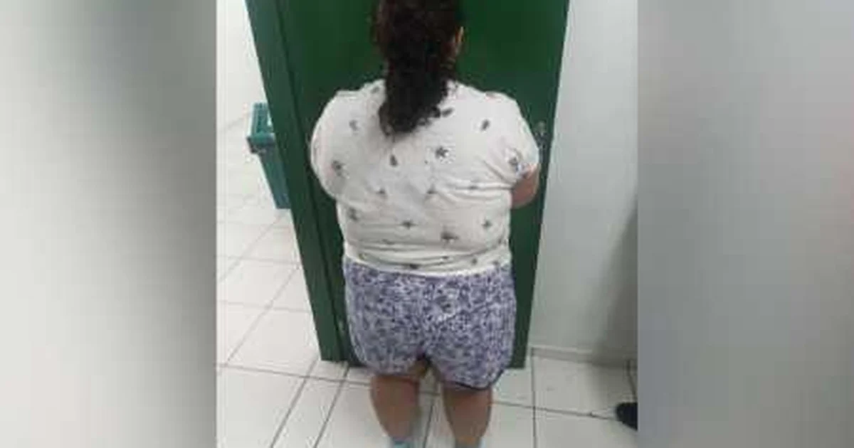 Mulher de 37 que ‘fingia’ ter 12 anos usava mamadeira, chupeta e enganou família por 14 meses