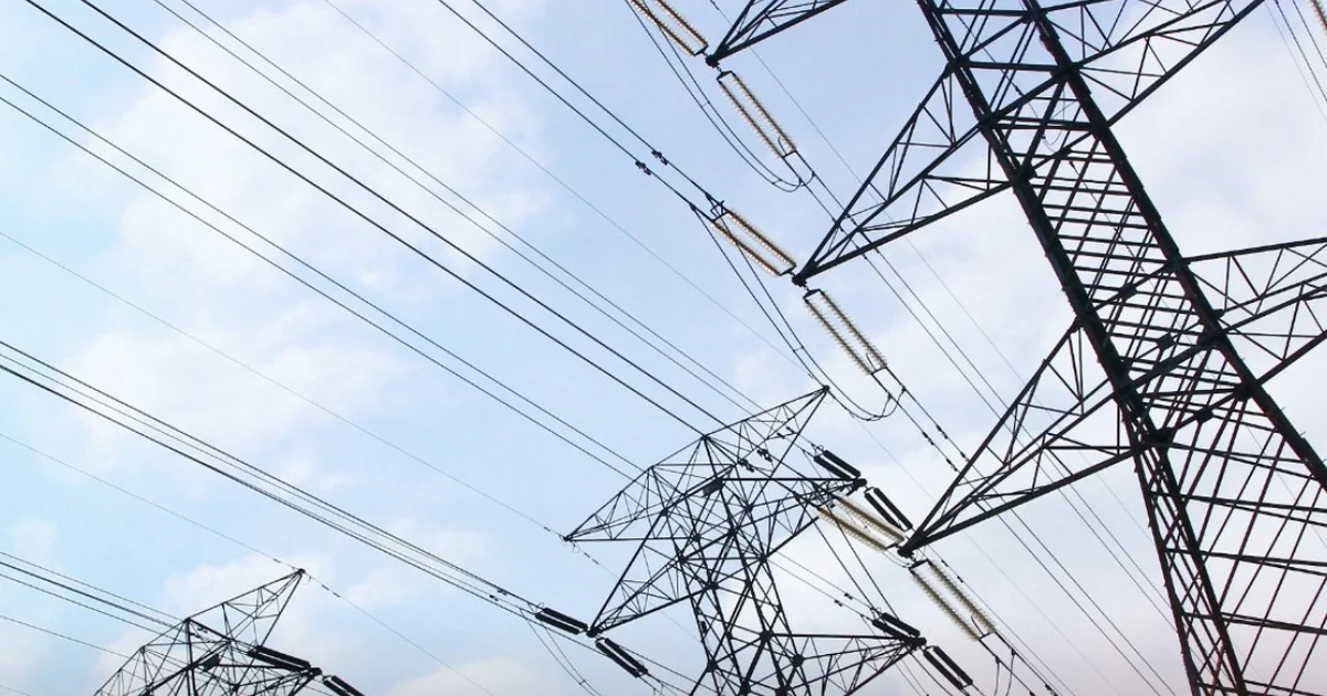 Aneel aprova aumento nas tarifas de transmissão de energia; veja o impacto no consumidor