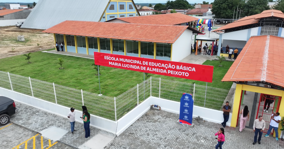 Penedo recebe nova e moderna escola, sala do Saúde Até Você Digital e 37 ruas pavimentadas