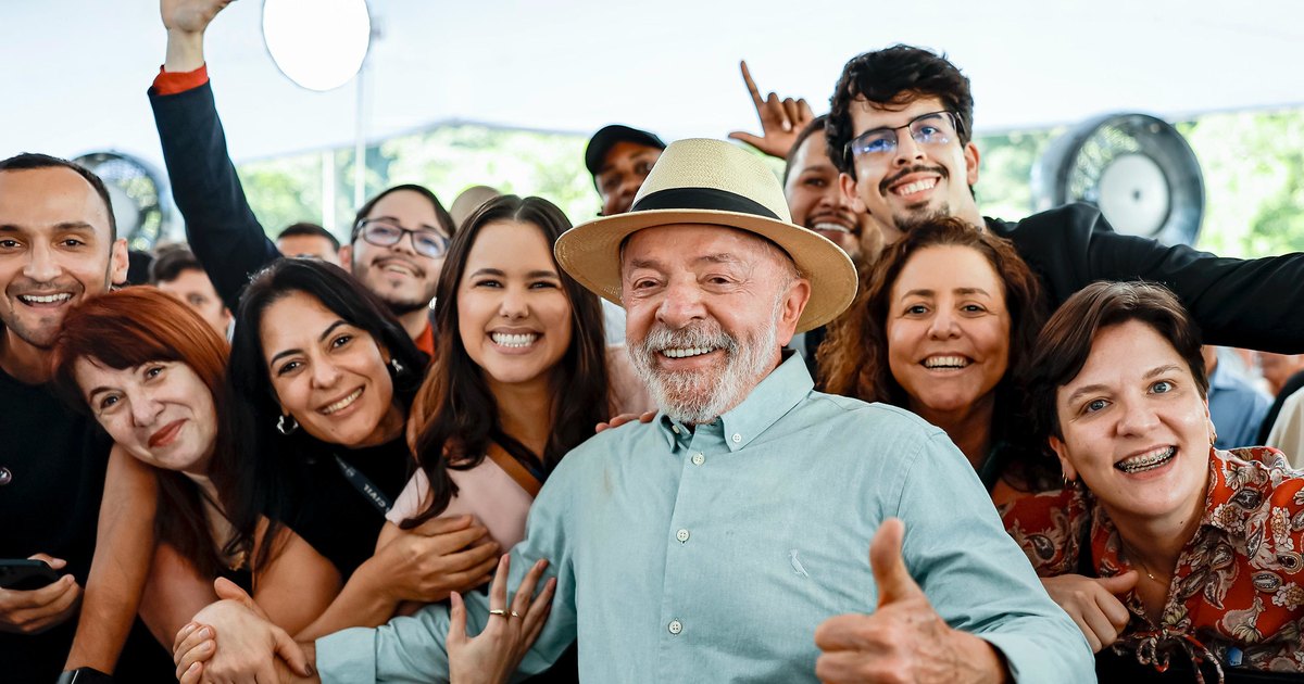 Lula assina decreto que cria o “Serasa do celular roubado” e afirma: “muita coisa vai mudar”