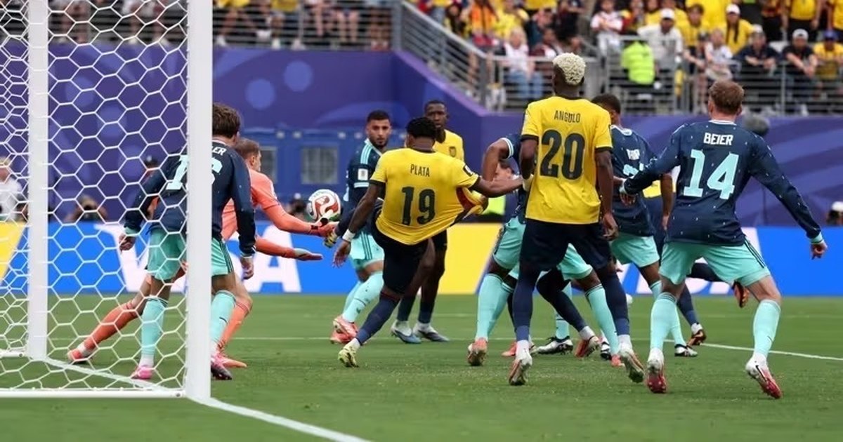 Equador cala a Alemanha, vira o jogo e faz história com classificação épica na Copa do Mundo