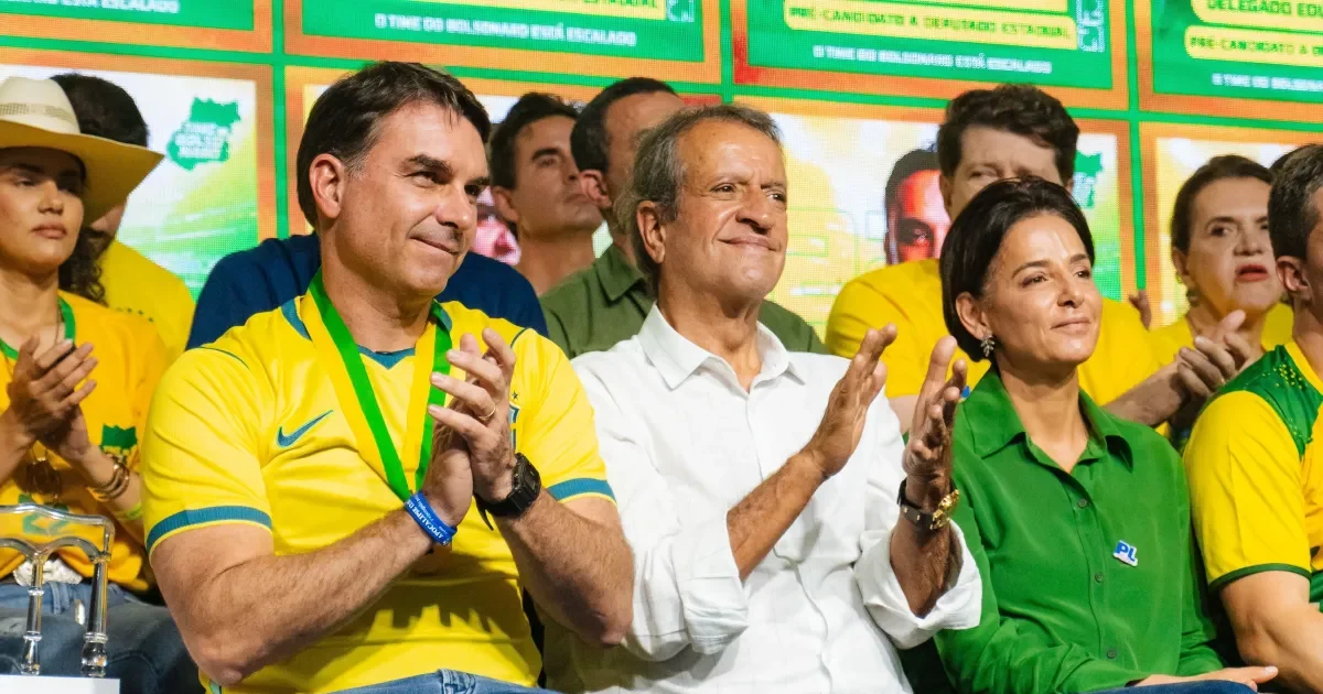 Flávio Bolsonaro diz orar para ter uma mulher “qualificada” como vice em eleições