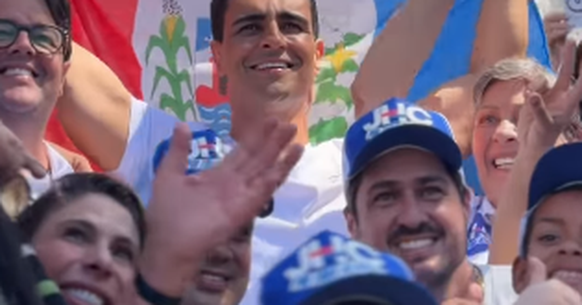 Junto com o povo, JHC percorre Arapiraca em agenda política