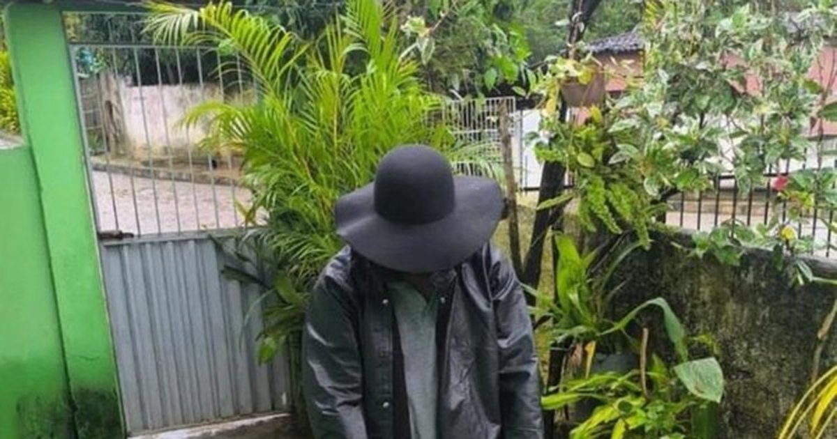 Homem fantasiado de ‘Olhos Famintos’ assusta moradores e vai parar na delegacia em Pernambuco