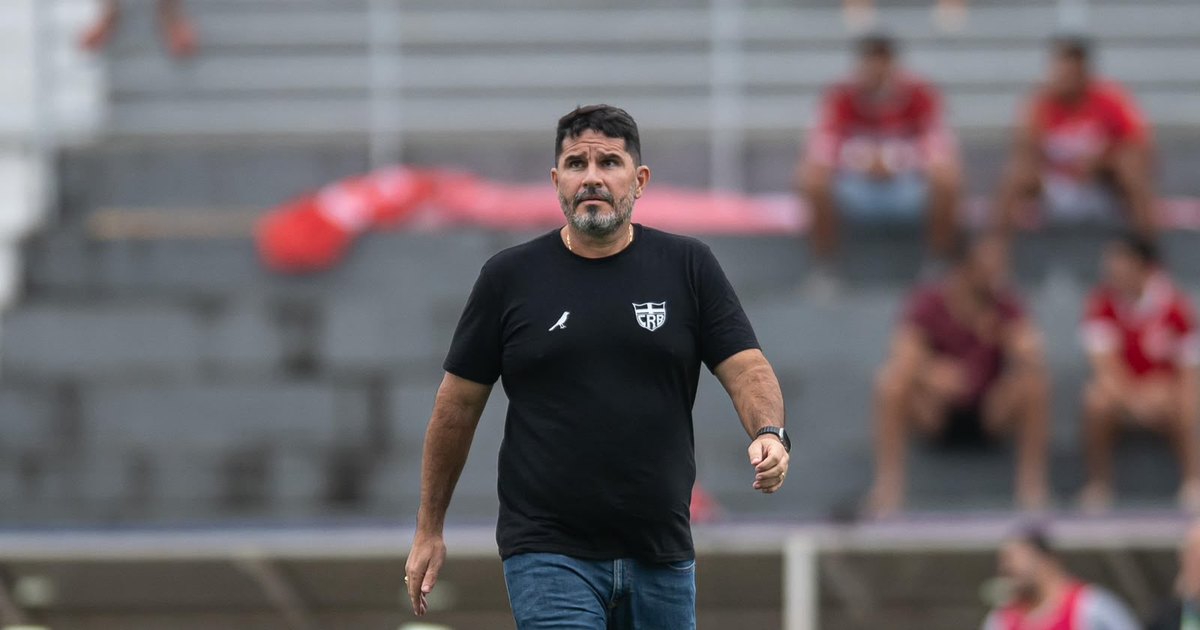 Após goleada para o Londrina, CRB anuncia demissão de Eduardo Barroca