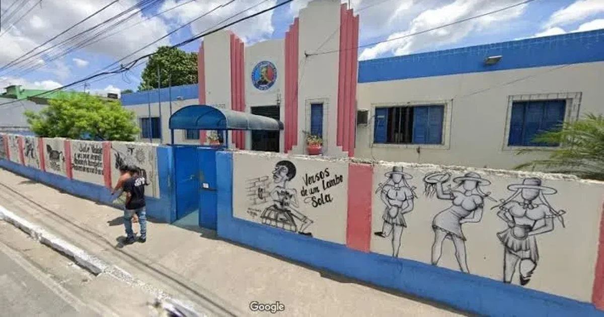 Vídeo flagra troca de socos e pontapés entre estudantes em escola de Atalaia