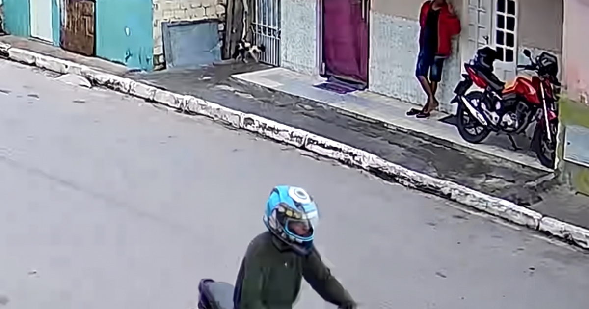 Homem é flagrado assaltando estabelecimento no bairro Canafístula, em Arapiraca