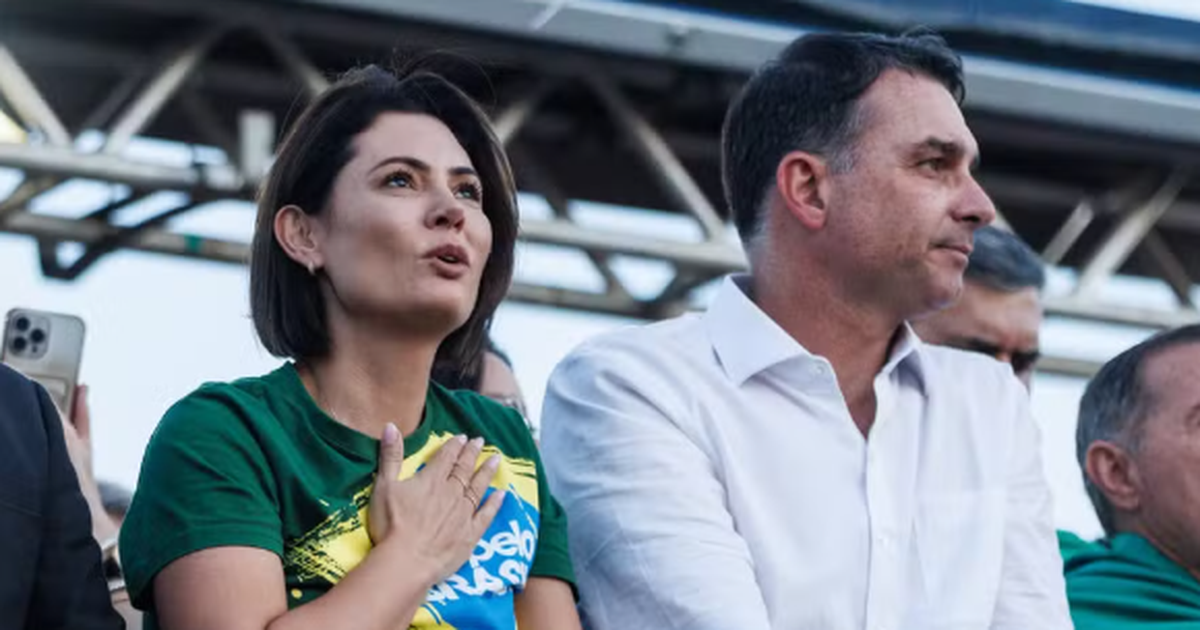 Presidente do PL, Valdemar da Costa Neto diz acreditar que Michelle estará no palanque de Flávio Bolsonaro
