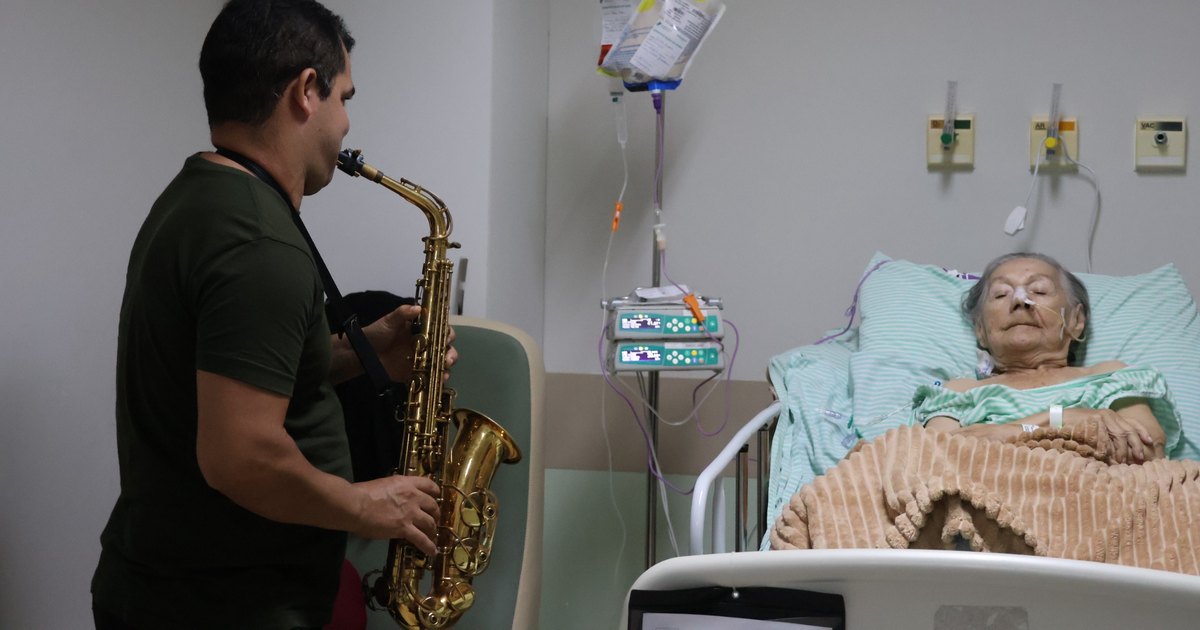 Música leva emoção e acolhimento a pacientes durante Semana dos Avós em Maceió