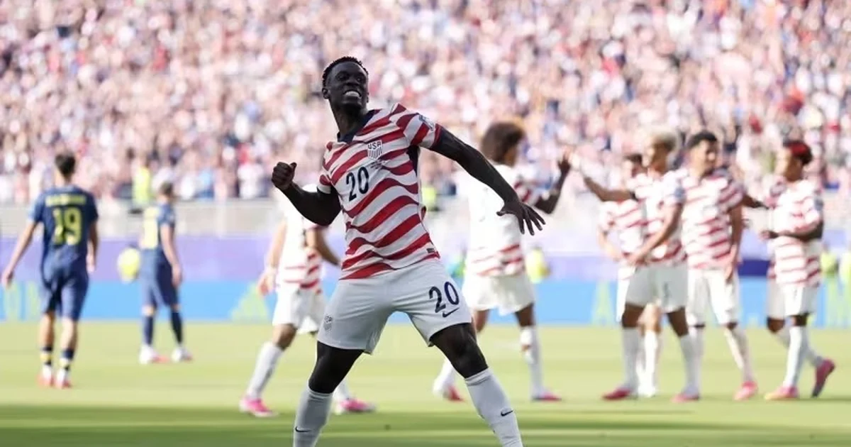 Com um a menos, Estados Unidos vencem a Bósnia e garantem vaga nas oitavas da Copa