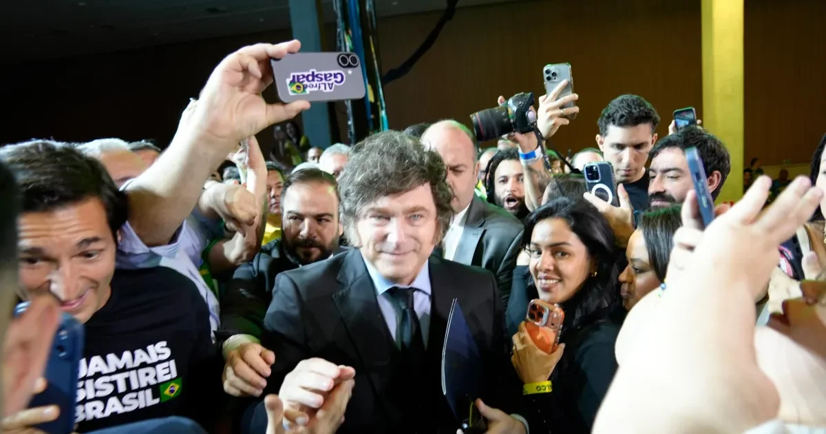 Milei critica Moraes por proibir visita a Bolsonaro: “Lixo de careca”