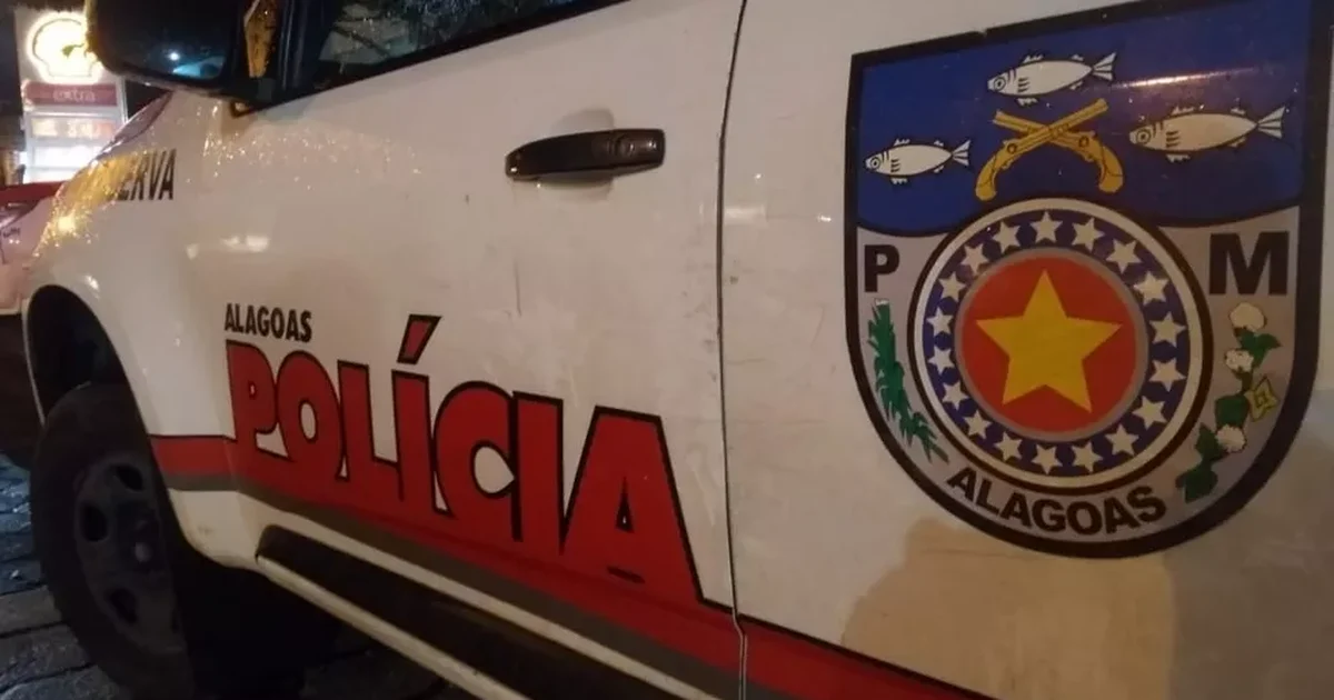 Homem é preso com pistola de uso restrito durante ocorrência em Maragogi, interior de Alagoas