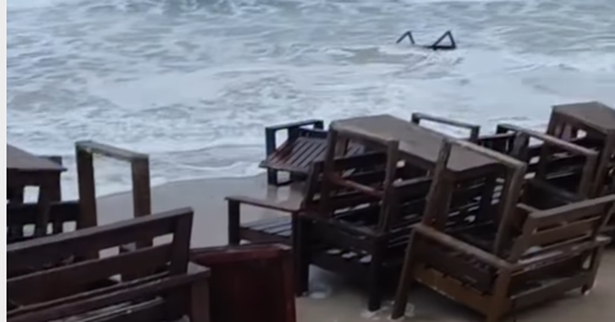 Veja como ficou a praia do Frânces após forte maré na madrugada desta quinta-feira