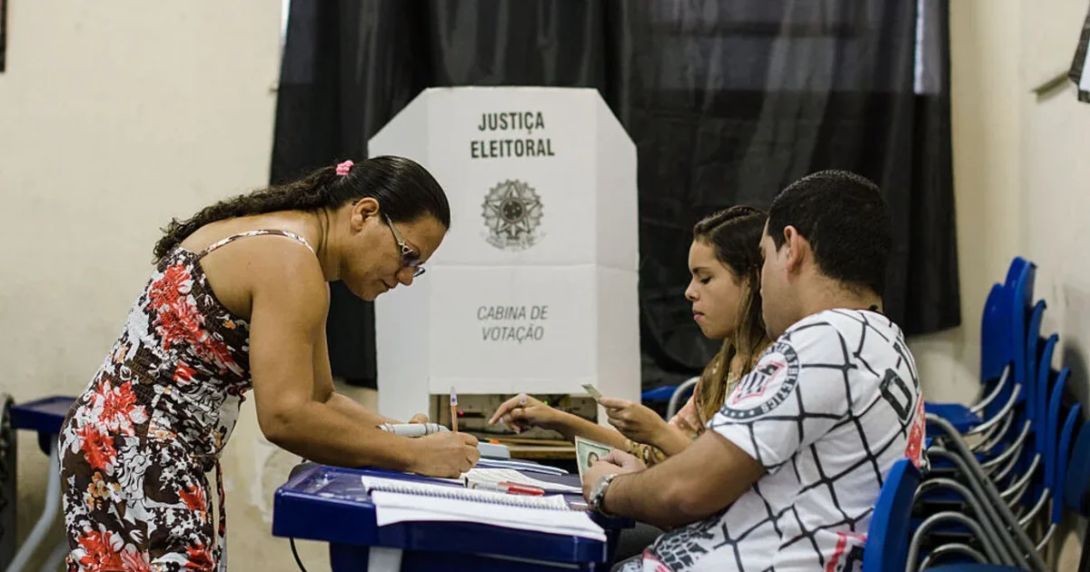 Voto feminino vai decidir as eleições: Brasil tem 158,7 milhões de eleitores com maioria das mulheres, diz TSE