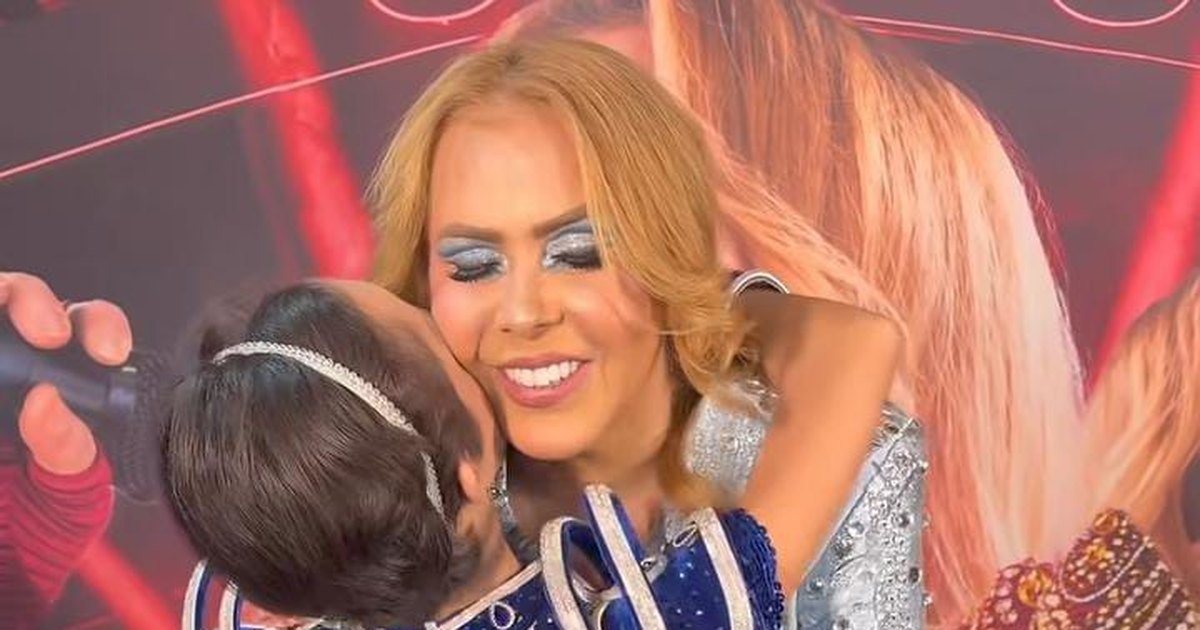 Influênciadora com Síndrome de Down se emociona ao conhecer Joelma em Juazeiro do Norte