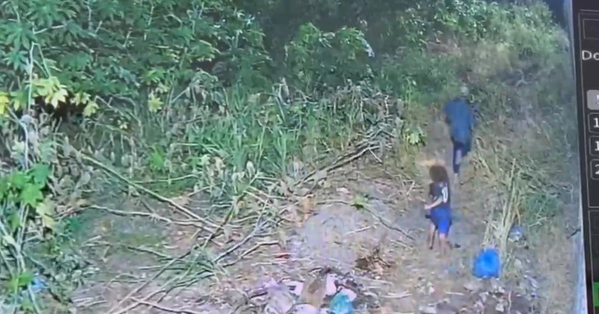 Vídeo mostra momento em que tio-avô leva menino de seis anos para área de mata em Maceió