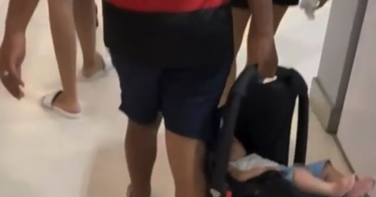 Denúncia acende alerta para transporte de bebê sem cinto em shopping de Maceió
