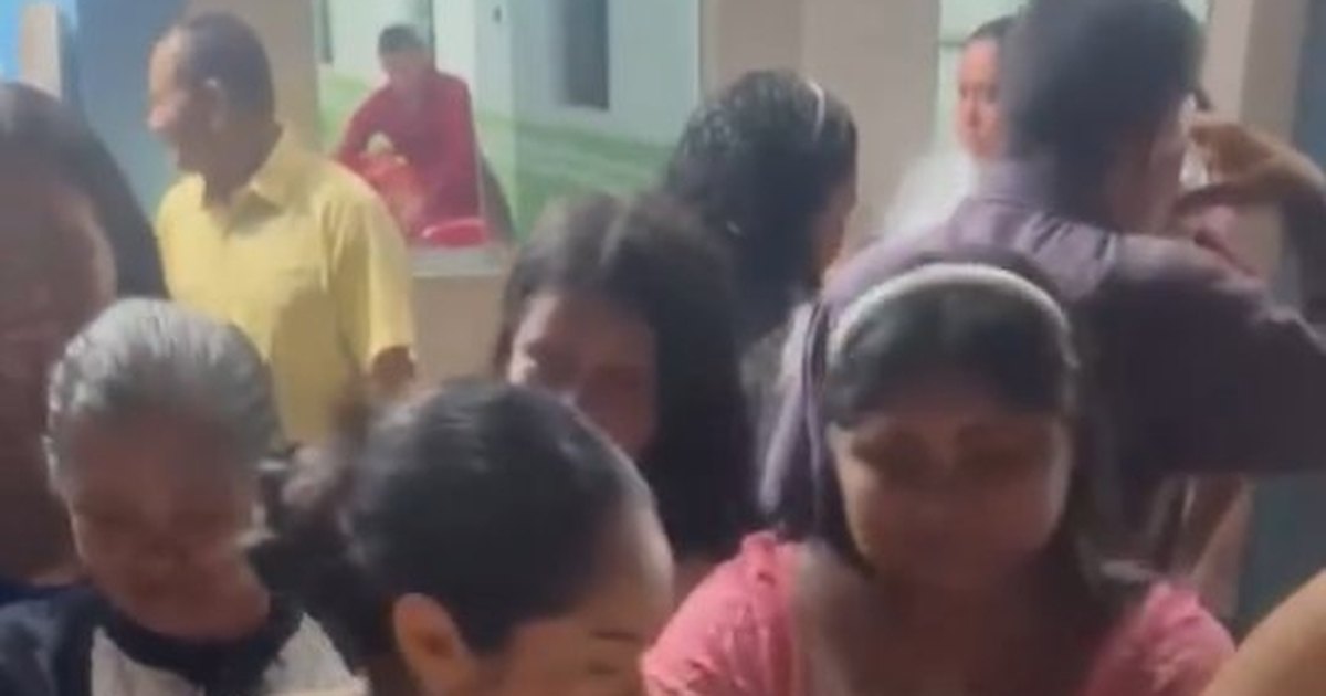 Mulher viraliza ao servir fatias gigantes de bolo em festa de aniversário