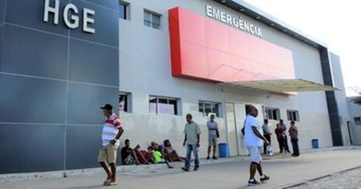 Baleado em atentado, homem agride policiais durante socorro e fere militar em Maceió