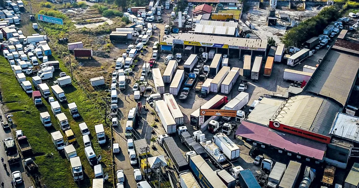 Alcolumbre prorroga medida que mantém subsídio ao diesel para reduzir impacto da alta dos combustíveis