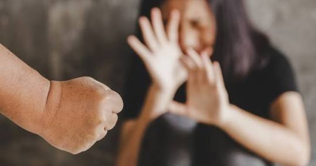 Violência dentro de casa cresce e feminicídios atingem recorde