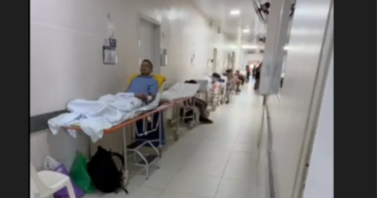 Superlotação e caos: Pacientes são internados em corredores no Hospital Regional de Arapiraca
