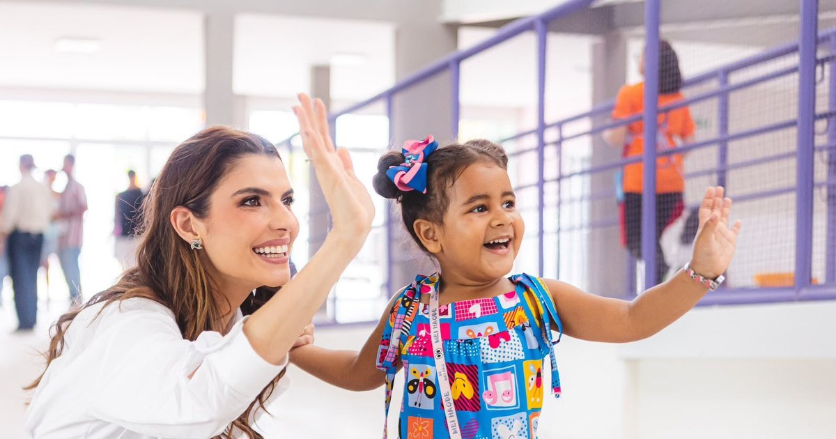 Marina JHC visita novo Gigantinhos, ouve mães e almoça com alunos