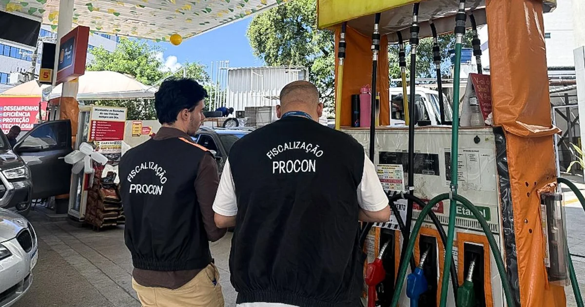 Procon Maceió fiscaliza postos de combustíveis após aumento da gasolina