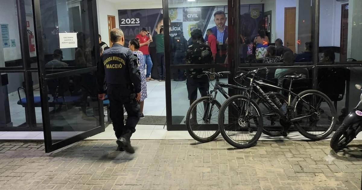 Policial civil é acusado de desacato a PMs durante prisão do próprio filho por tráfico em Maceió