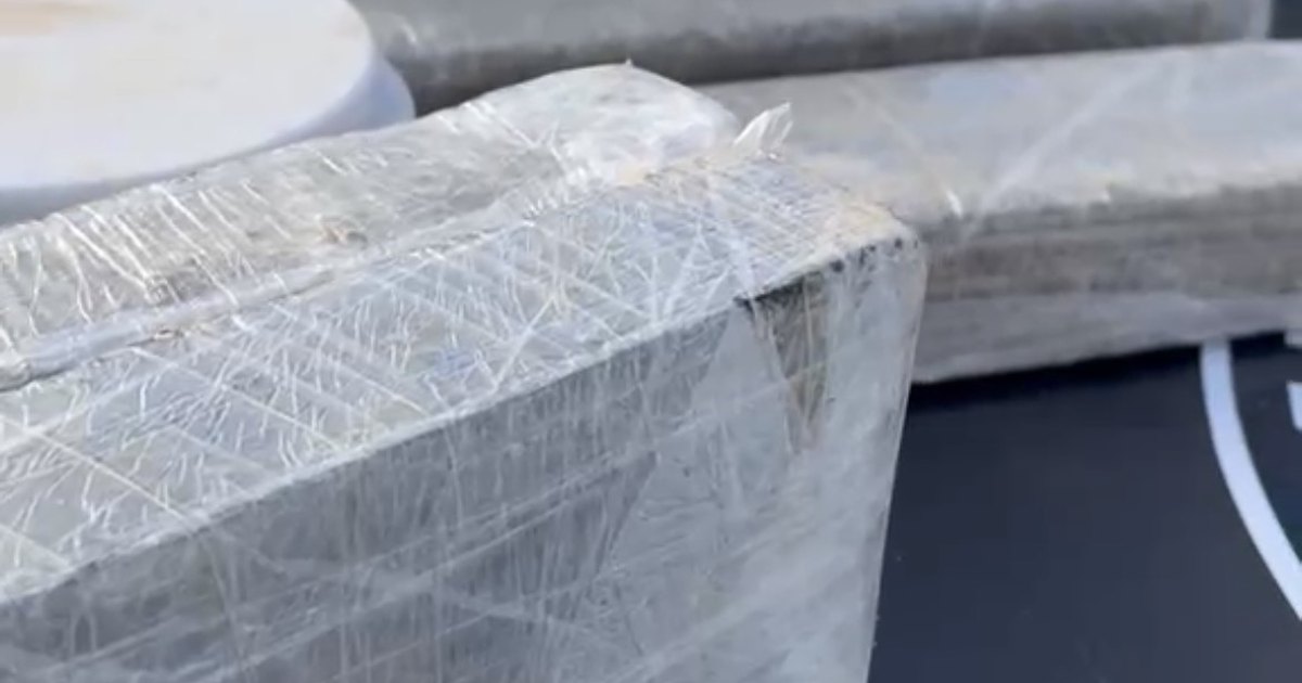Suspeito é preso com 13kg de maconha e cocaína após denúncia no Feitosa