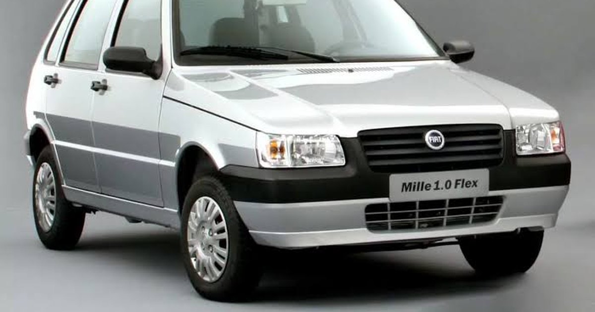 Economista defende Fiat Uno de R$ 8 mil: “Não pago IPVA e gasto R$ 150 por semana”