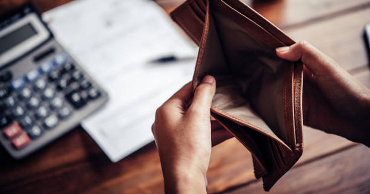 Contas apertadas: 53% dos trabalhadores não terminam o mês com dinheiro