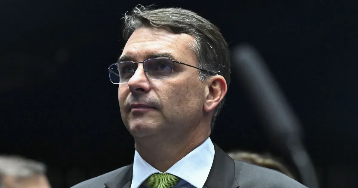 Flávio Bolsonaro prevê definição de vice até 15 de agosto