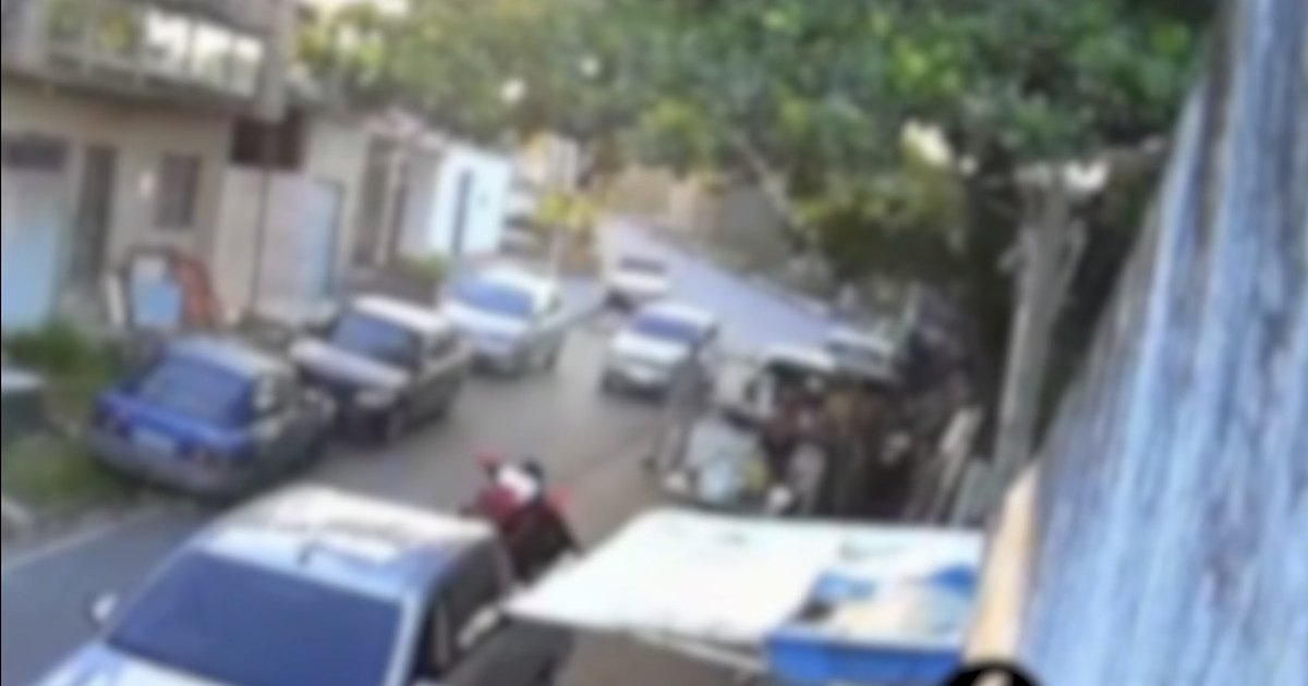 Homem é morto a tiros no São Jorge, em Maceió; imagens registram ação