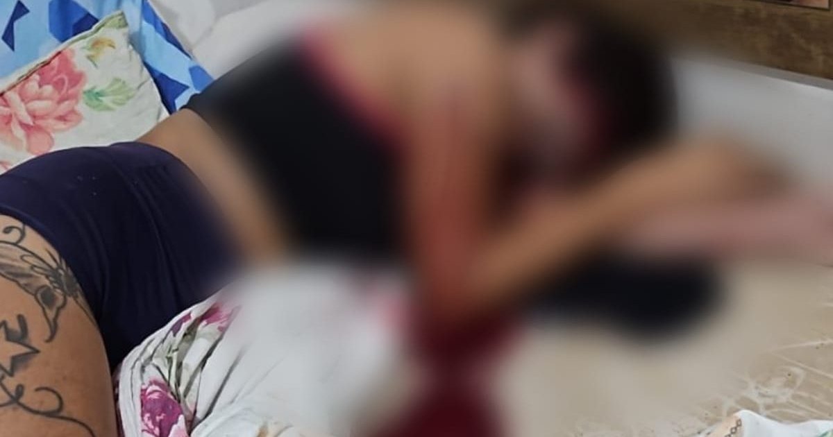Mulher é baleada na cabeça dentro de casa na frente do filho menor de idade