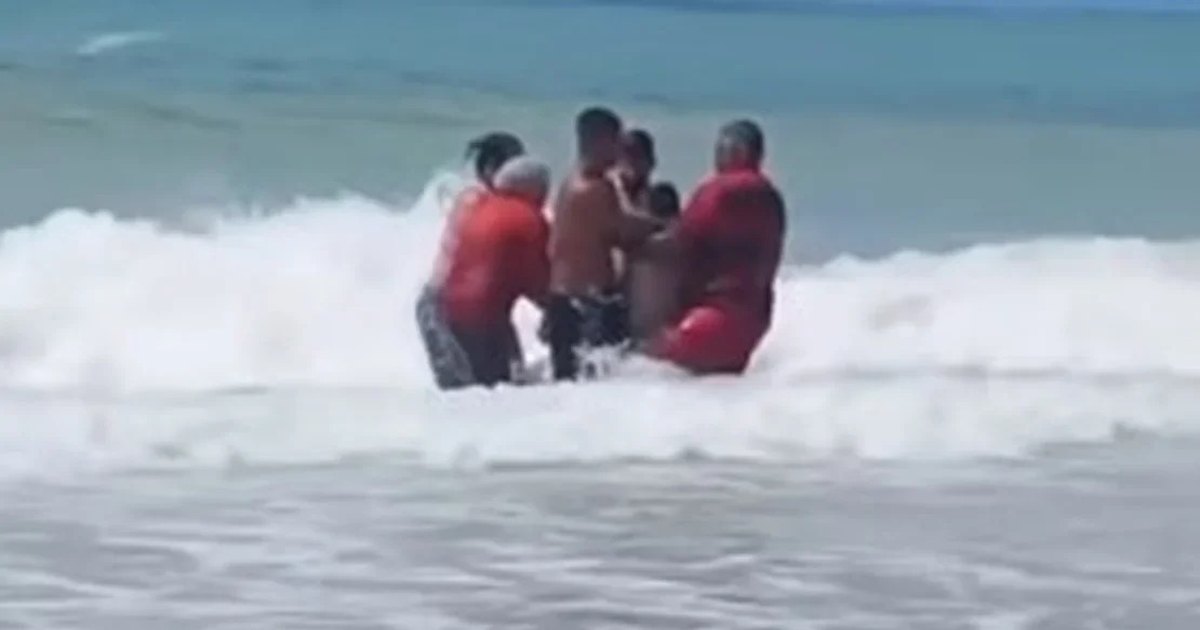 Pai morre após salvar filho de afogamento em praia em Coruripe