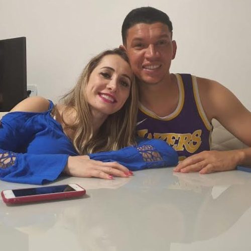 Jogador do ASA faz apelo por remédio para doença rara da esposa; entenda
