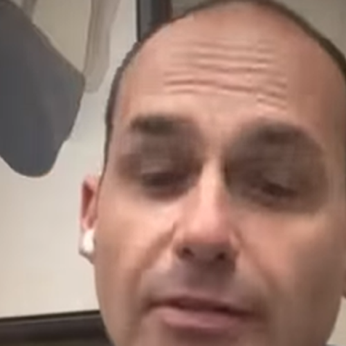 Eduardo reage com ”amém” a cenário de 2027 que pode garantir maioria do STF à família Bolsonaro