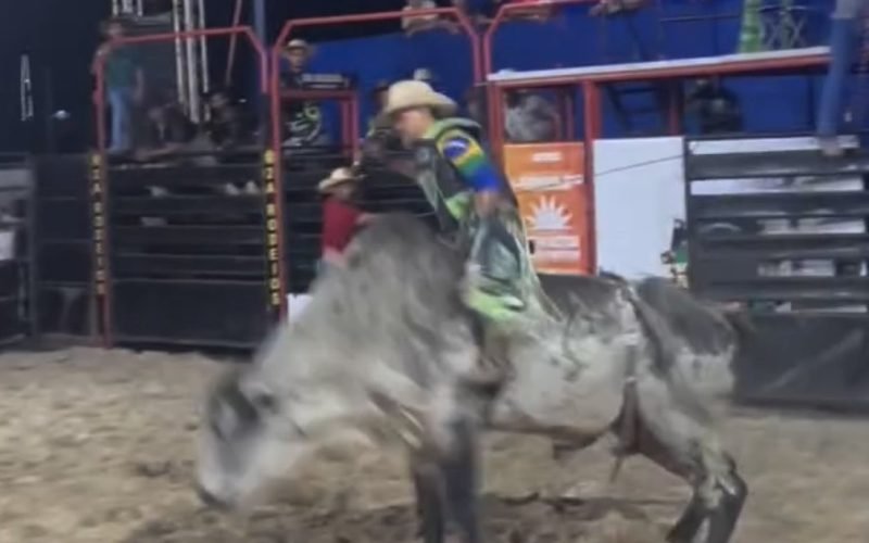 Peão protagoniza recuperação impressionante e vence prova de rodeio no Pará