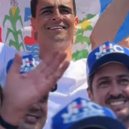 Junto com o povo, JHC percorre Arapiraca em agenda política