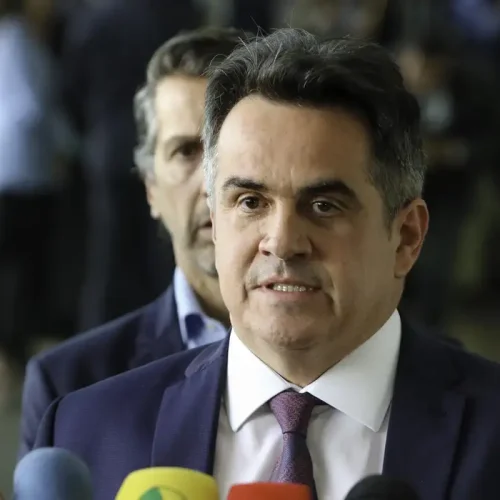 Ciro Nogueira lamenta prisão domiciliar de Bolsonaro e critica decisão do STF