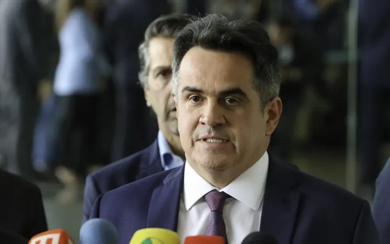 Ciro Nogueira lamenta prisão domiciliar de Bolsonaro e critica decisão do STF