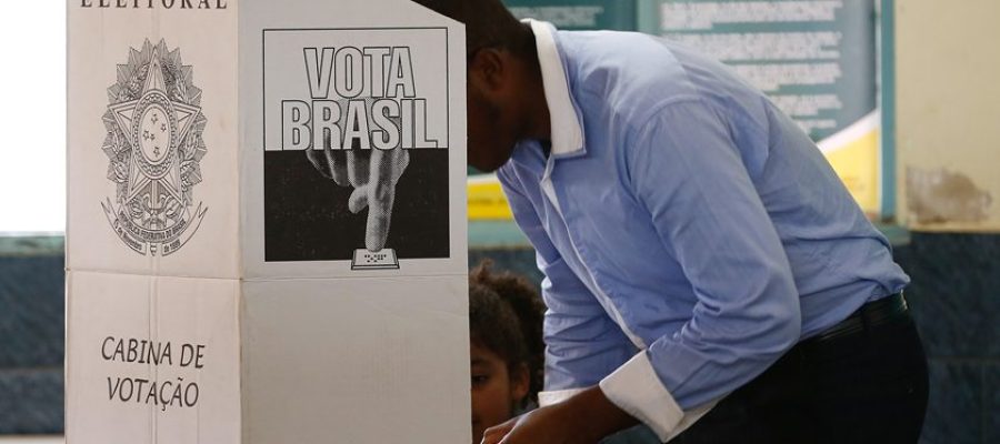 Projeto de Lei que permite trocar candidato a vice ou a suplente até a véspera da eleição avança no Congresso
