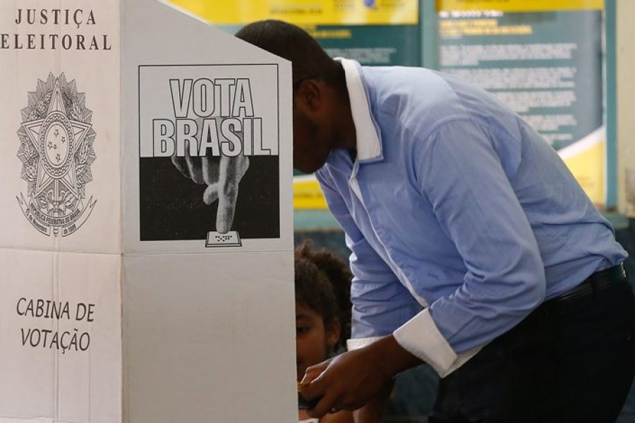 Projeto de Lei que permite trocar candidato a vice ou a suplente até a véspera da eleição avança no Congresso